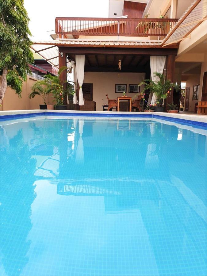 Amalia Apartments ปารามารีโบ ภายนอก รูปภาพ